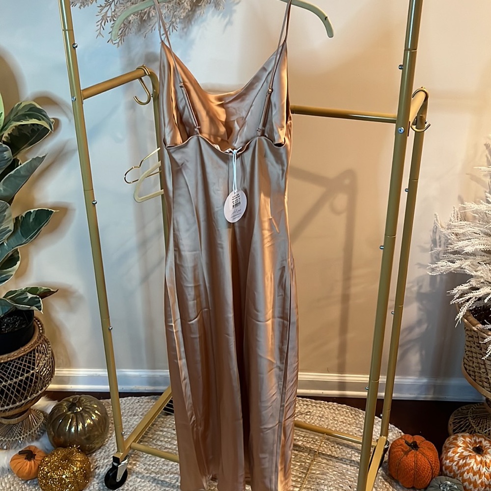 Sold Gold Persia Dress - Picture 10 of 11